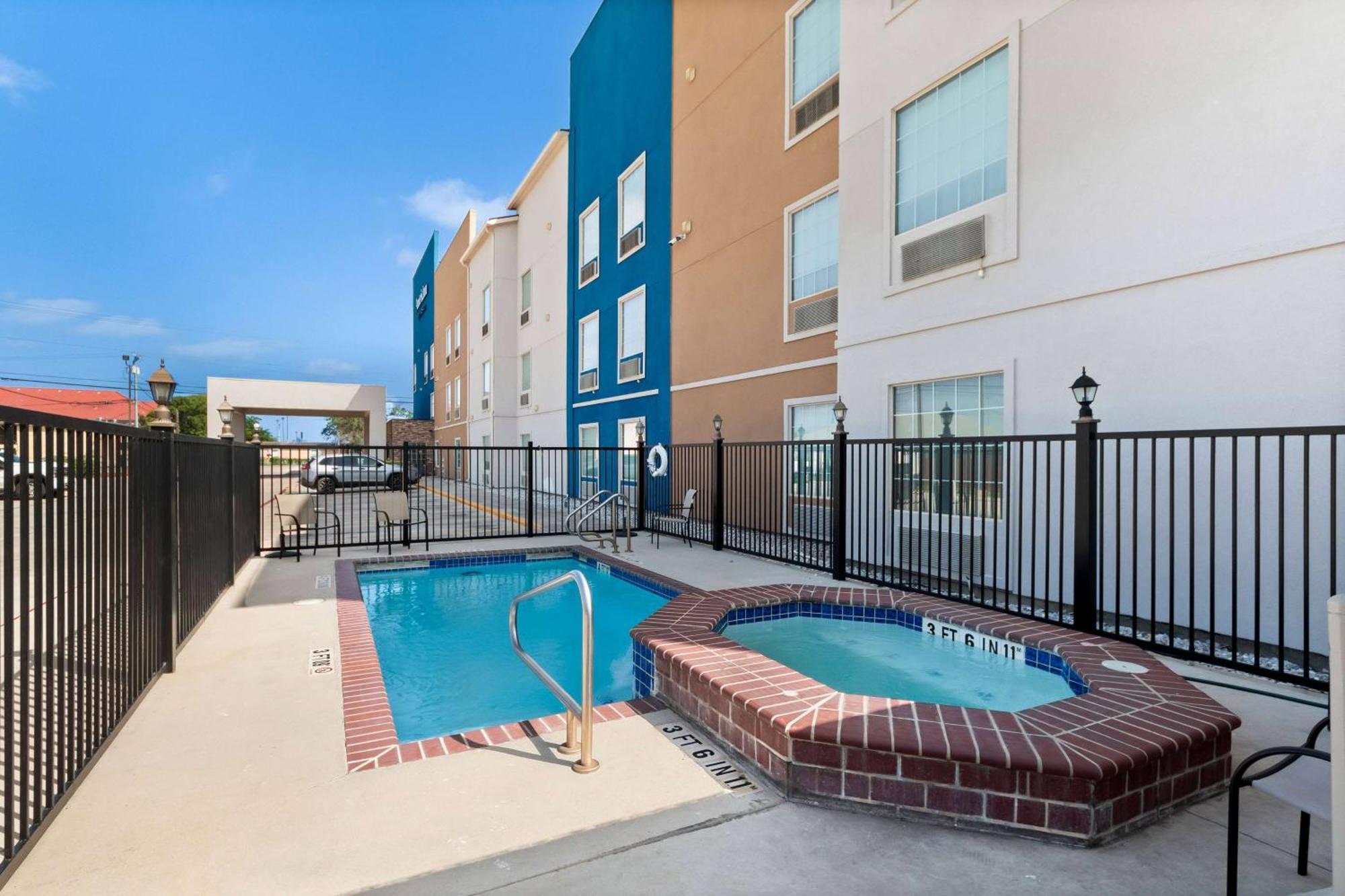 Americinn By Wyndham New Braunfels Exteriér fotografie